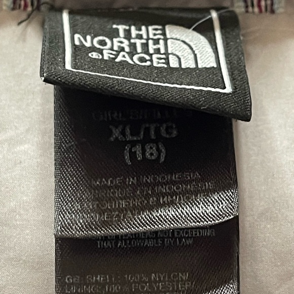 Children’s NorthFace Jacket - Picture 2 of 2
